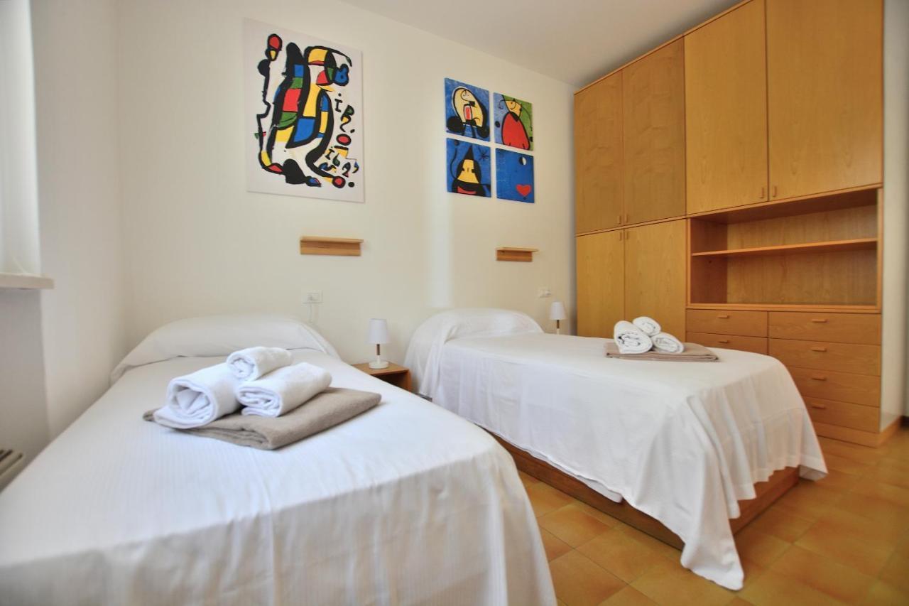 Apartment Joan Miro With Pool 巴多利诺 外观 照片